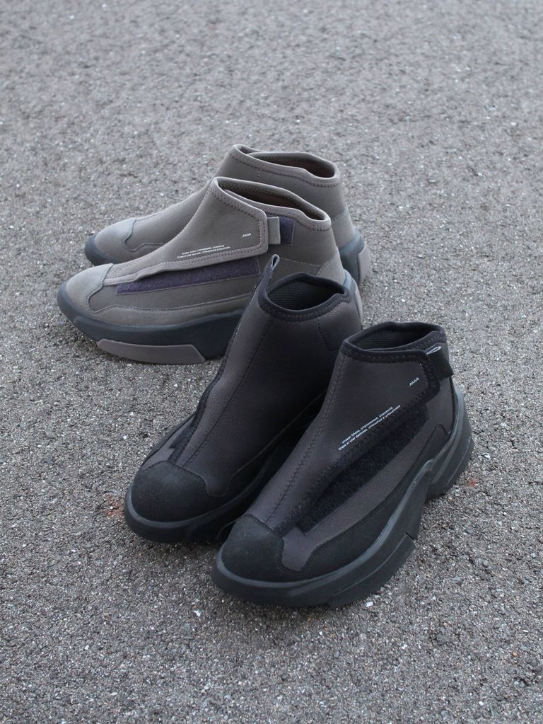 JULIUS ”COVERED CYBER SNEAKER ver.1”