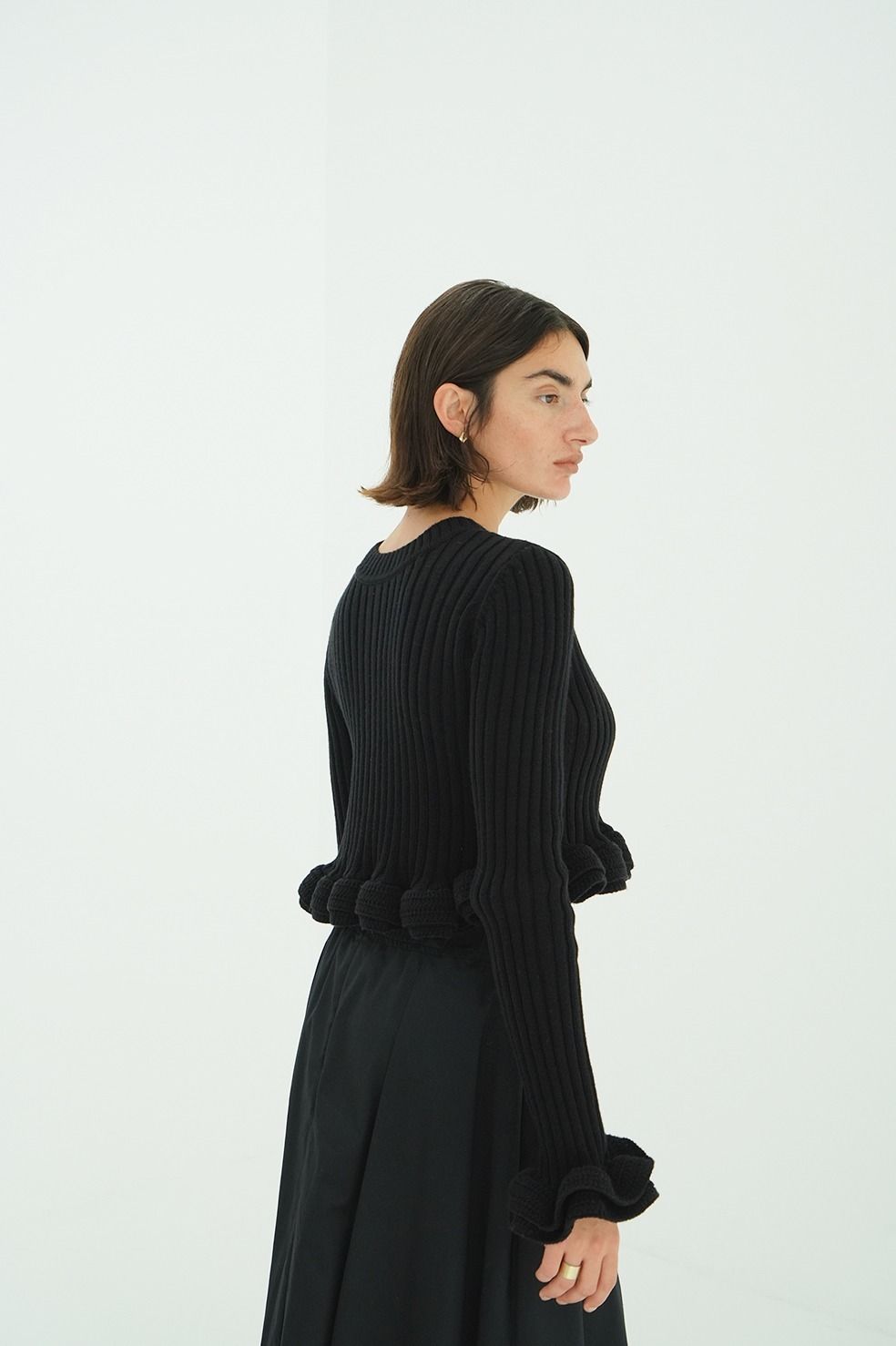 ダブルフェイス フリルド ニットトップス - W FACE SHORT FRILLED KNIT TOPS (BLACK)