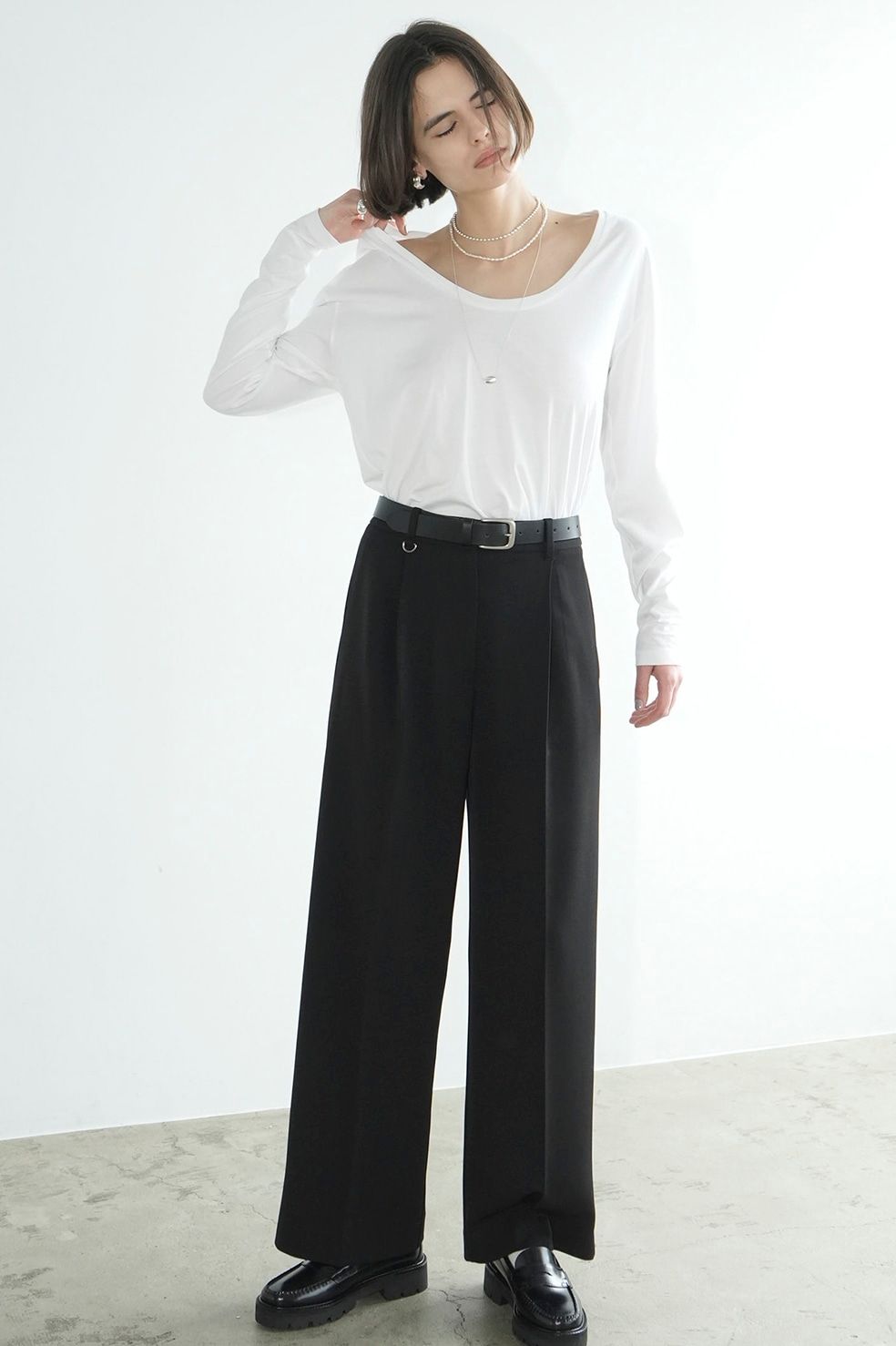 Uネックロングスリーブカットソー -  DEEP U NECK TOPS - WHITE