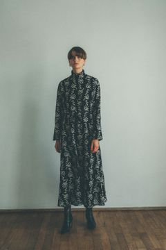 ストライプフラワー刺繍ワンピース - STRIPE FLOWER EMBROIDERY ONE PIECE BLACK