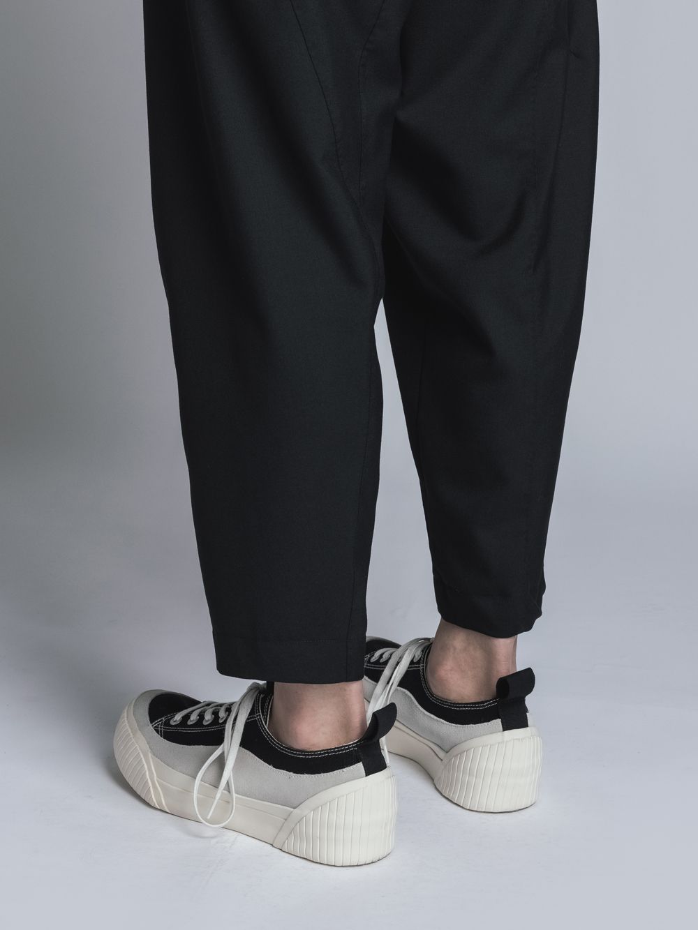 ローカットスニーカー  -  A/BLACK