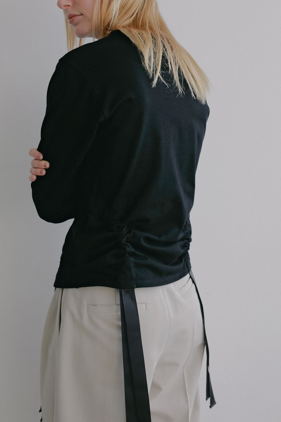 サイドリボントップス - SIDE RIBBON CUT TOPS (BLACK)