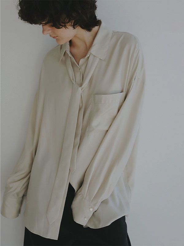 キュプラネクタイオーバーサイズシャツ (LIGHT BEIGE)