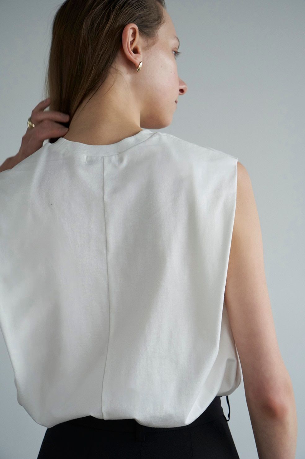 CLANE - ノースリーブトップス - POWER SHOULDER TOPS - WHITE