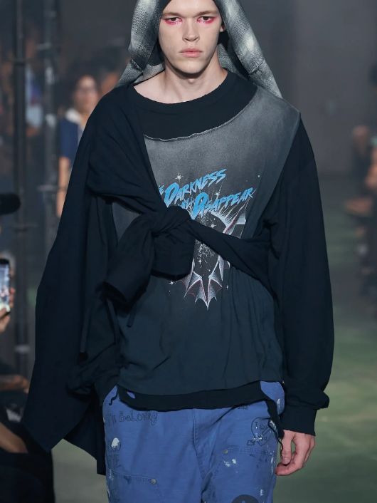 "THE DARKNESS WILL DISAPPEAR" ドッキングロングスリーブTシャツ | Docking Long-Sleeve T-shirt (BLACK)