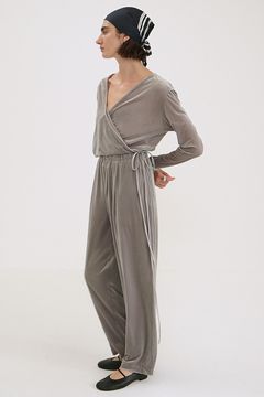 きれいめ×スポーティの絶妙バランス｜CLANE × MAISON KITSUNÉの最新コーデ