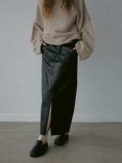 フェイクレザーIラインスカート - ブラック