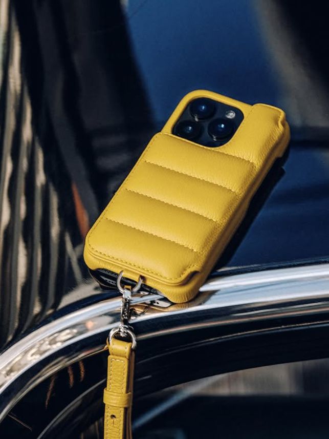 【BALLON バロン】 手帳型 レザーケース / iPhone 14～17対応  (サフランイエロー）