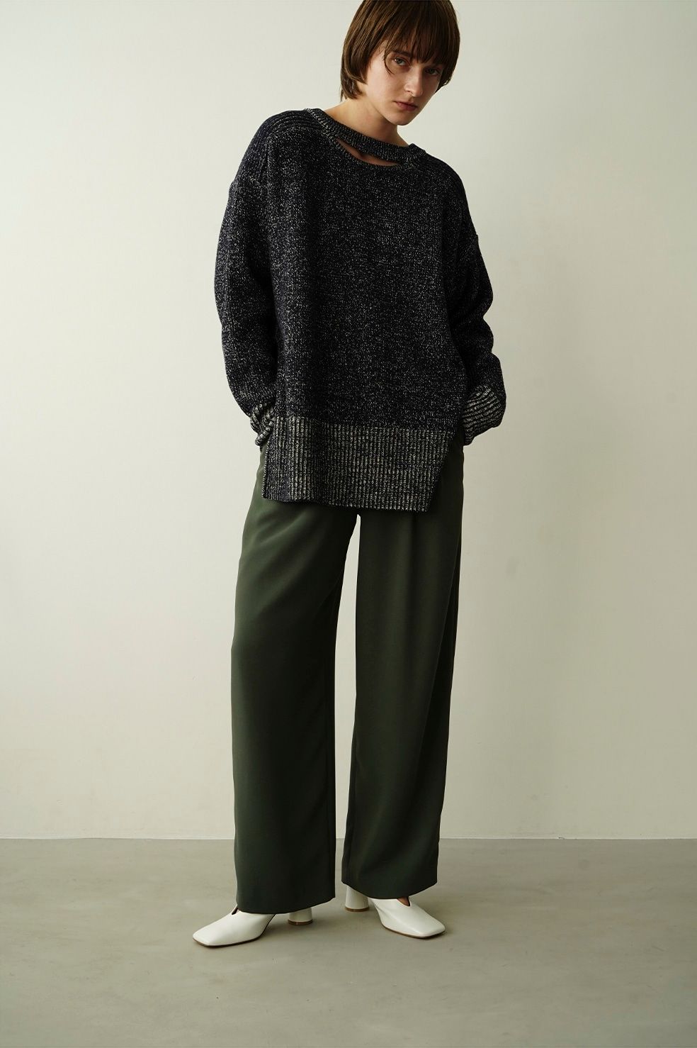 CLANE - 【23SS】 ベーシック タック パンツ - GREIGE | ADDICT WEB SHOP