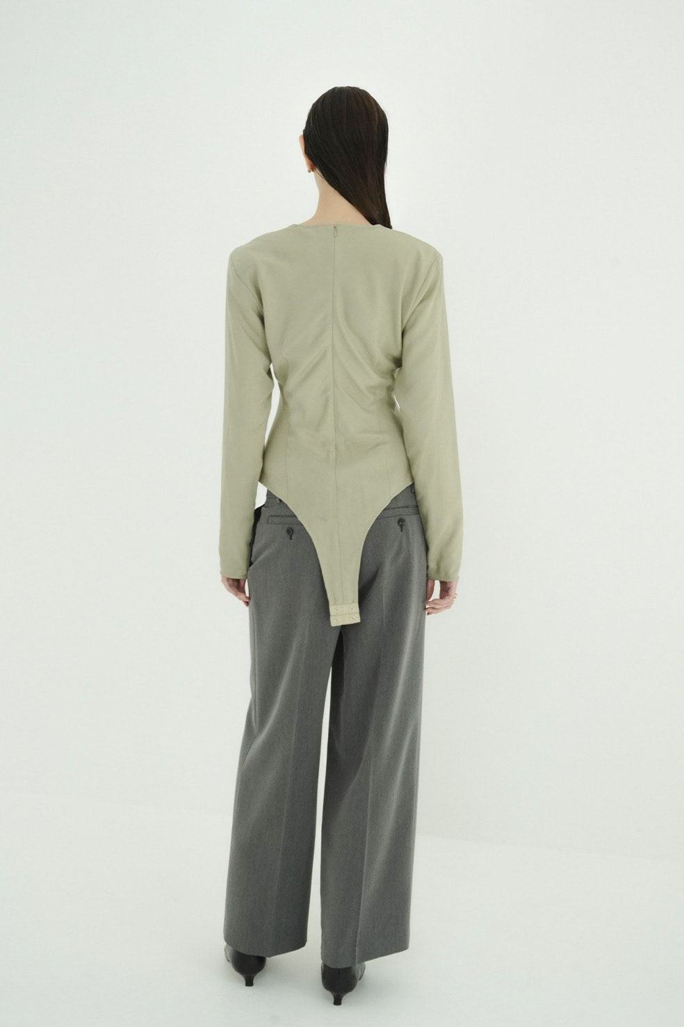 ブイネックボディスーツ - V NECK POWER SHOULDER BODYSUIT(MOSS GREEN)