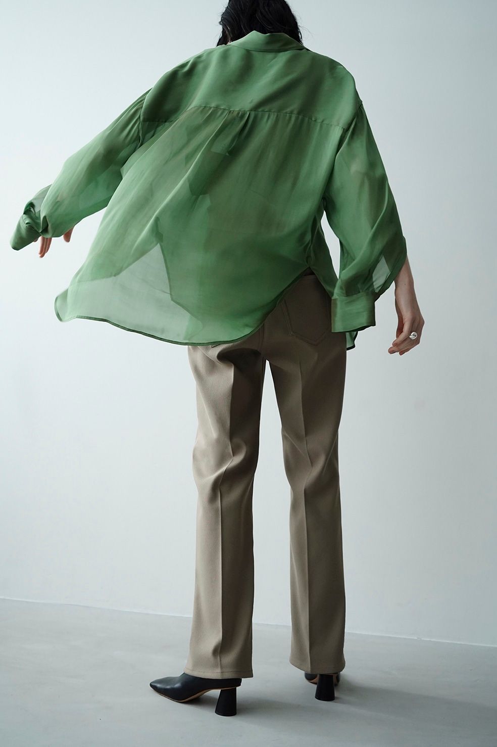 ピン タック ボトム パンツ  - PIN TUCK BELL BOTTOM PANTS BEIGE