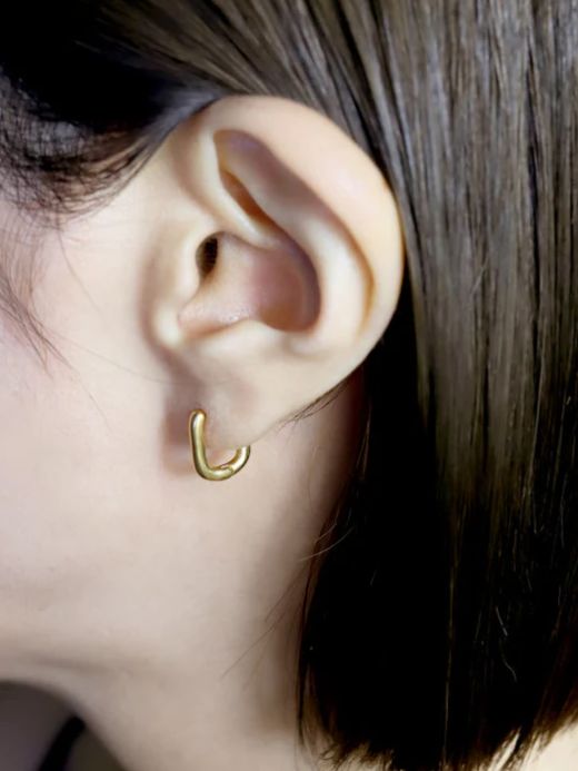 【両耳用】オブロングピアス GD ゴールド シンプル デザイン ユニセックス アクセサリー