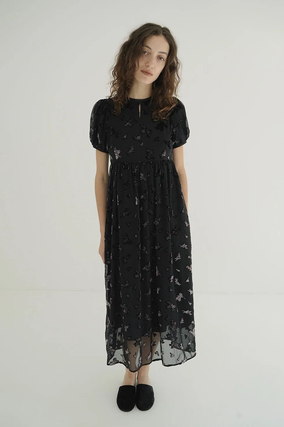 オパールプリント ワンピース -   FLOWER OPAL PUFF ONEPIECE BLACK
