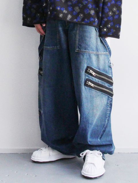 ワイドジップ ストラップデニムパンツ  - WIDE ZIP & STRAPS DENIM PANTS - DISTRESSED DENIM