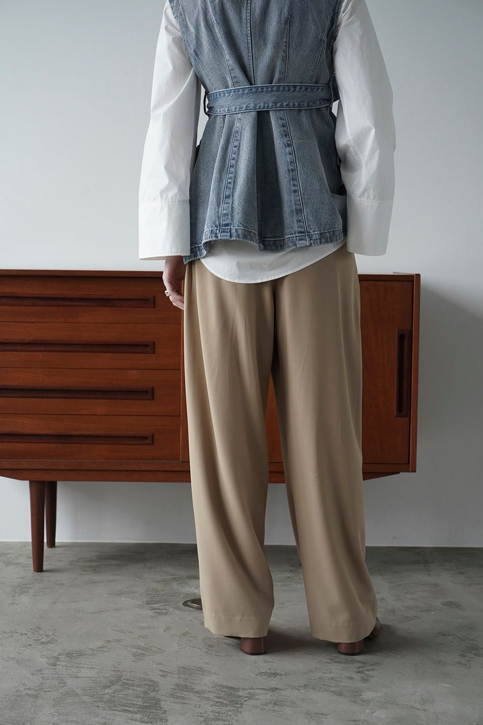 【22AW】 ベーシックタックパンツ -  BASIC TUCK PANTS - BEIGE