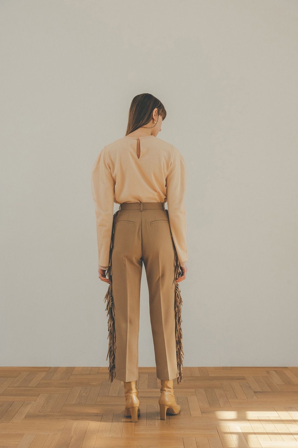 MESH LAYERED COMPACT TOPS - BEIGE