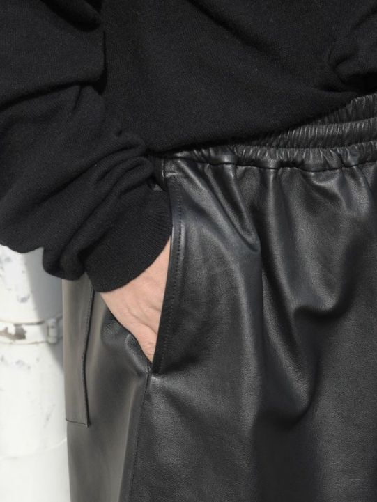 シープ レザーショーツ - LEATHER EASY SHORTS