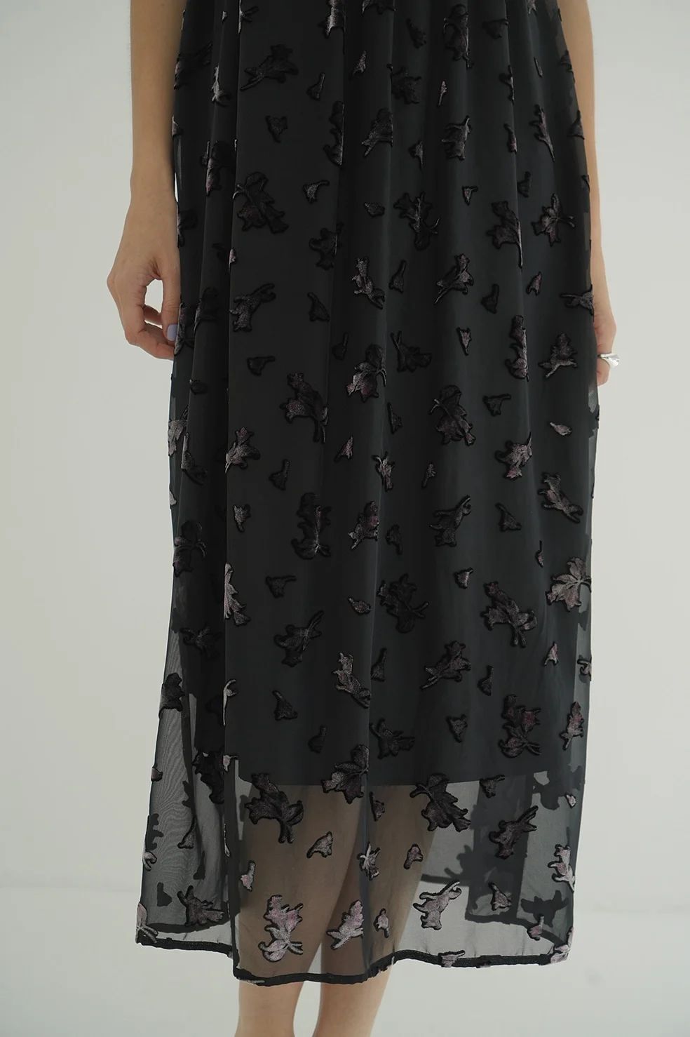 オパールプリント ワンピース -   FLOWER OPAL PUFF ONEPIECE BLACK
