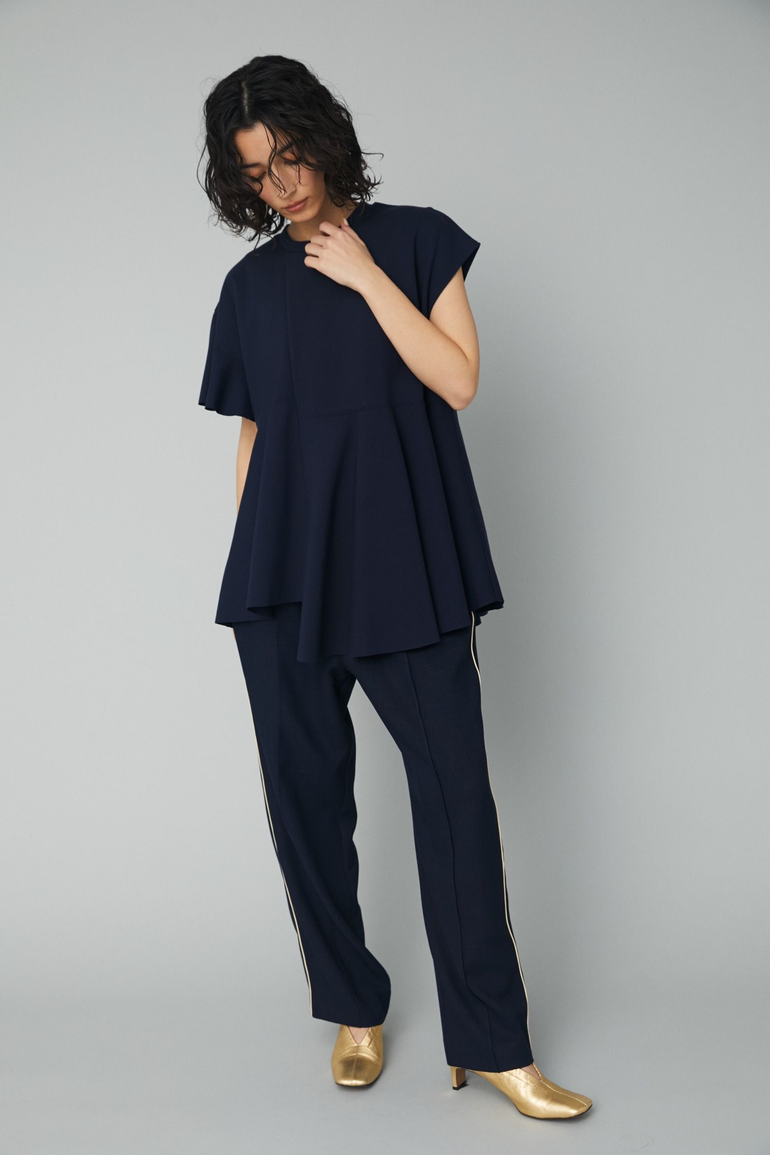 HeRIN.CYE クロップドポンチトップス 新品 HeRIN.CYE - クロップド ポンチ トップス - Cropped ponte tops