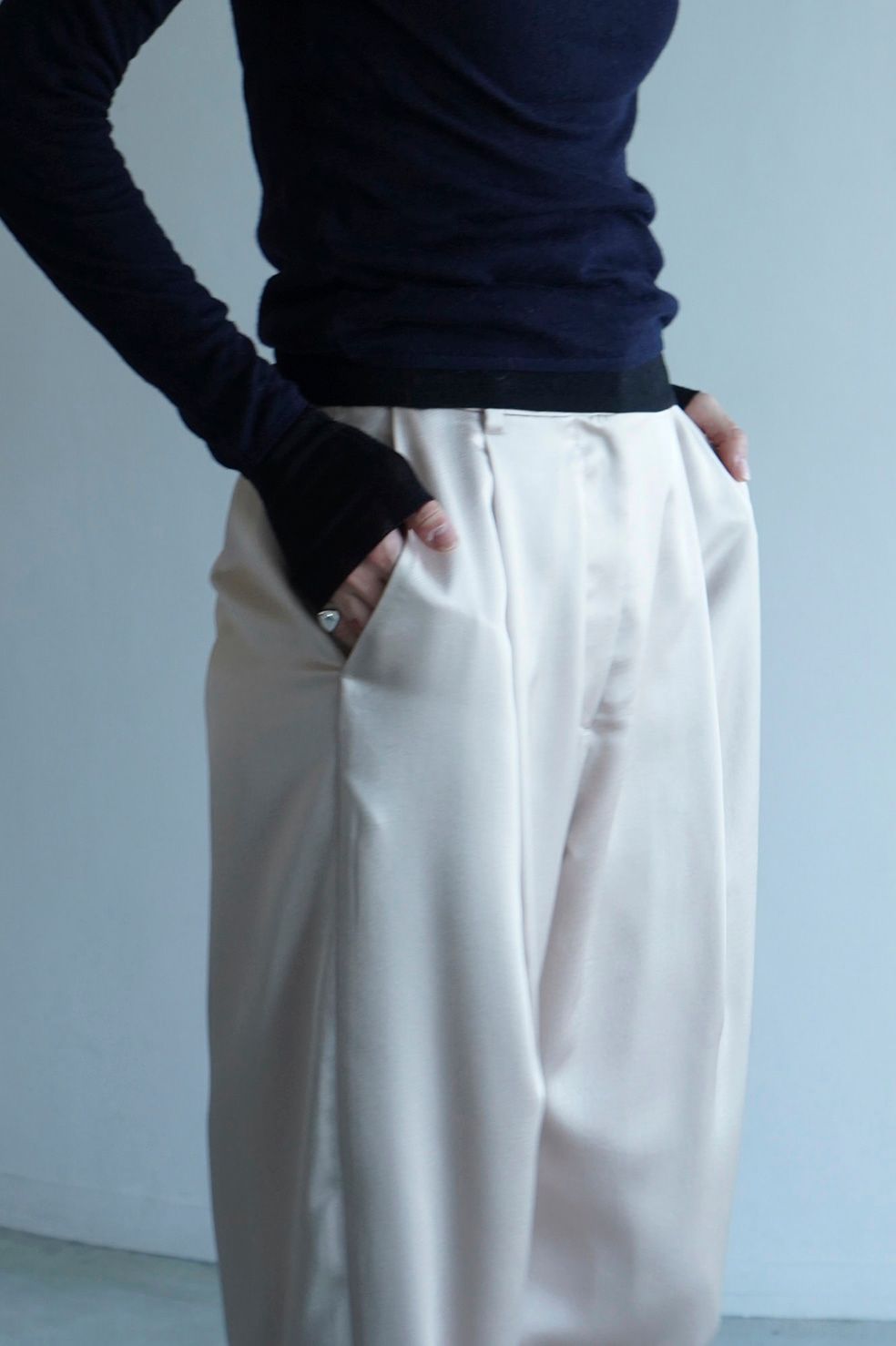 CLANE - サテン スラックス パンツ - SATIN SLACKS PANTS - BLACK