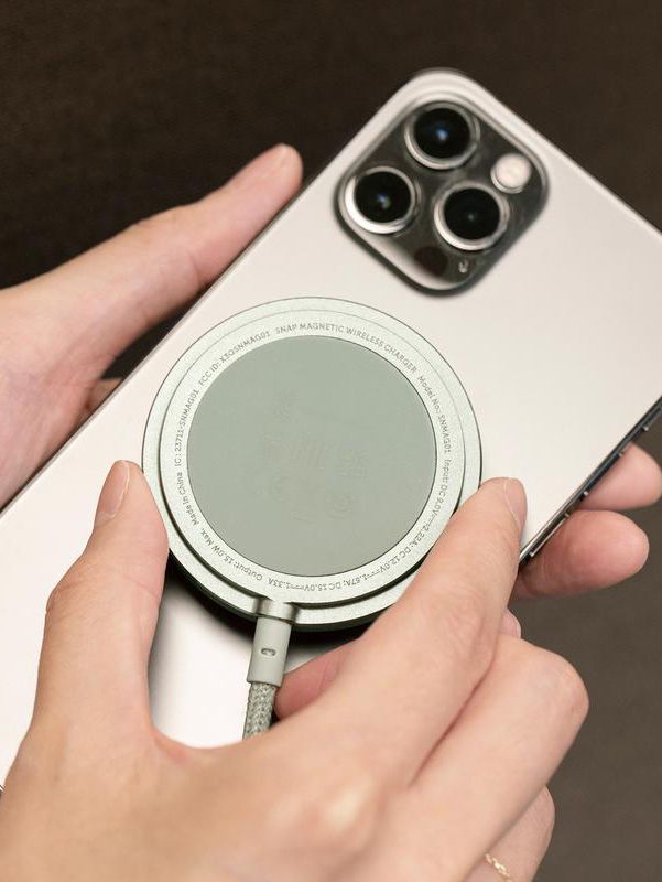 マグネット式ワイヤレスパッド - SNAP MAGNETIC WIRELESS CHARGER