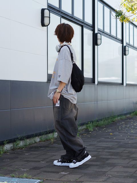 グレーでまとめるMMYのスプリングスタイル