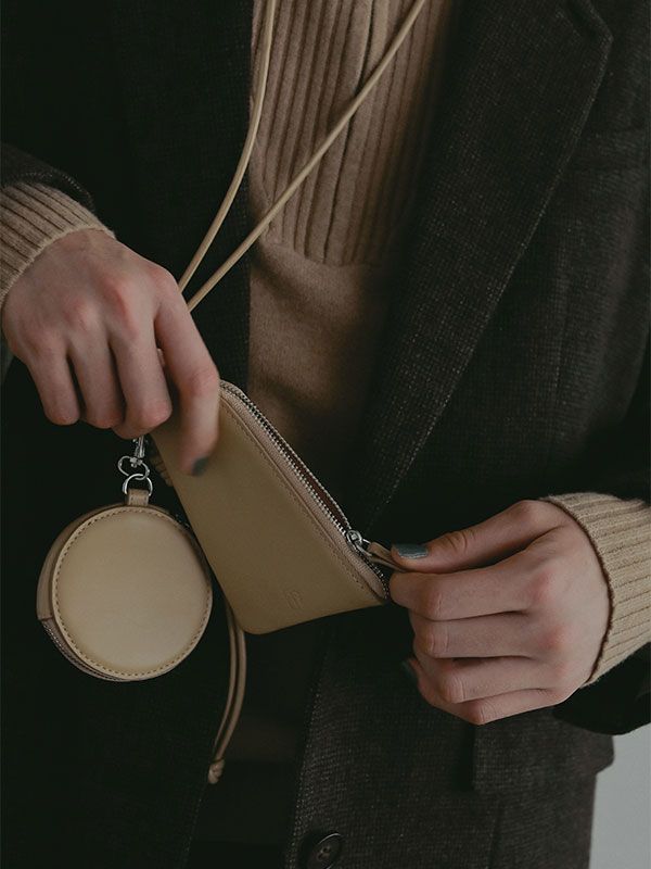 レザーコードマルチポーチ (BEIGE）