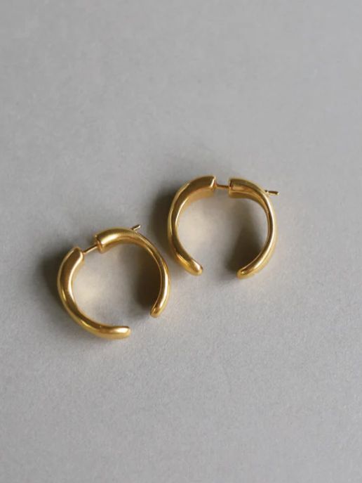 【両耳用】ワープピアス GD ゴールド シンプル デザイン ユニセックス アクセサリー