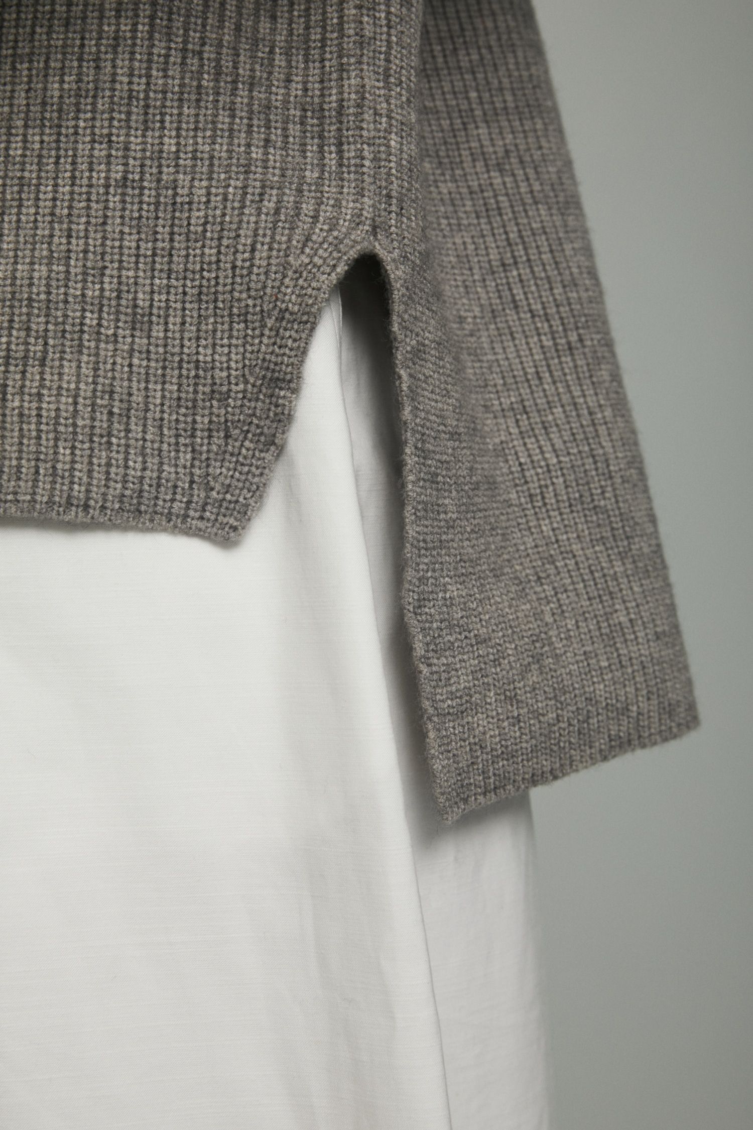 レイヤード フリル トップス  - Layered frill tops - T-GREY