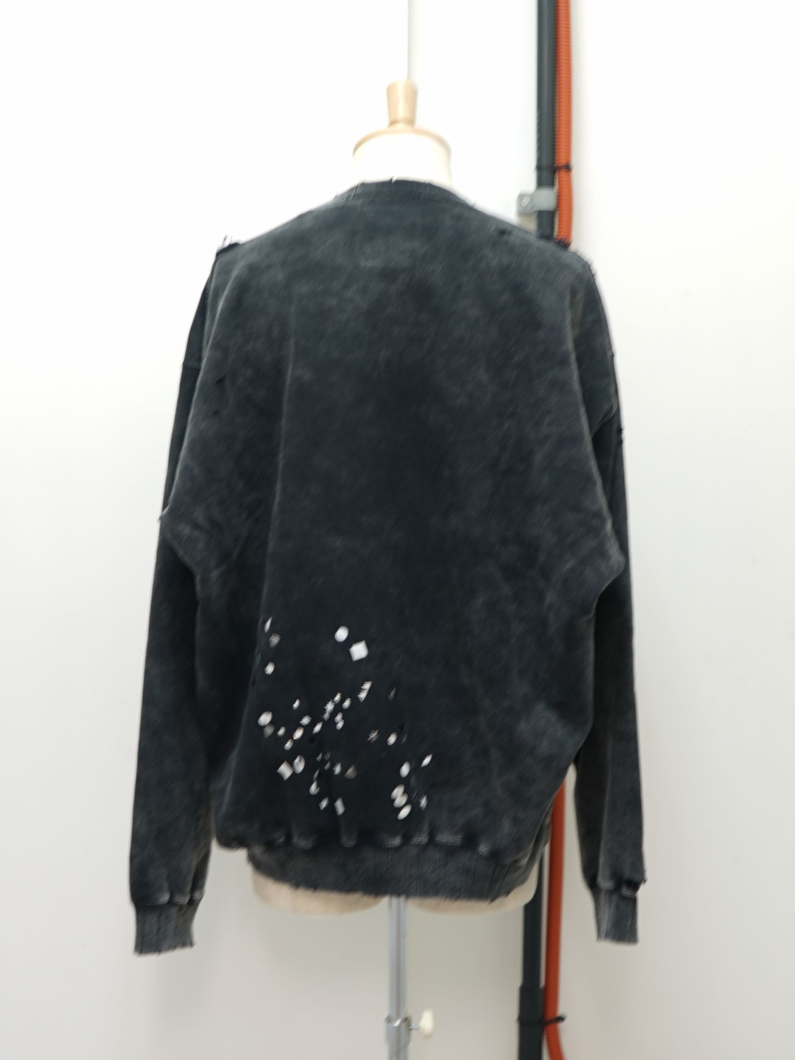 エンベリッシュ ブリーチ スウェット - Embellish Bleach Po (BLACK)