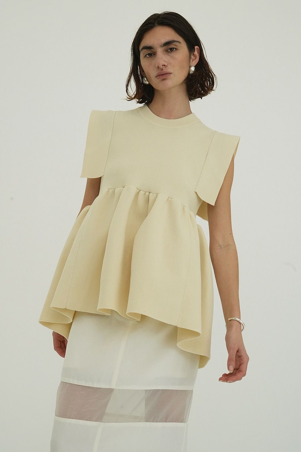 【25SS】 SQUARE SLEEVE GATHER KNIT TOPS - IVORY | スクエアスリーブギャザーニットトップス