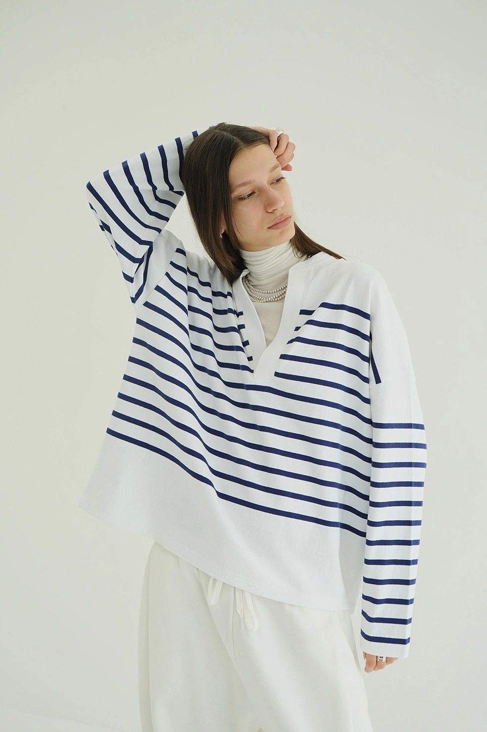 ヘンリーネックデザイントップス - WIDE HENRY NECK BORDER TOPS (WHITE)