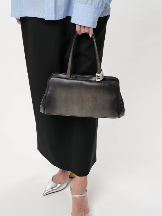 "ヴィンテージ" イースト-ウエスト バッグ- "VINTAGE" East-West Bag (BLACK)