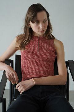 スリーブレス ジップ リブ ニット トップス	- SLEEVELESS ZIP RIB KNIT TOPS - RED