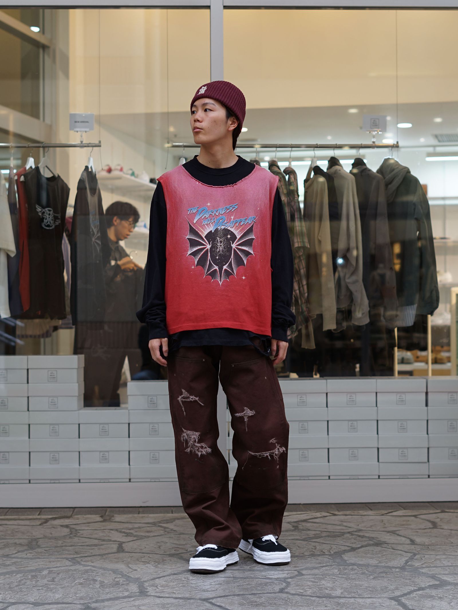 レッドが映えるKAMIYAのスプリングコーデ