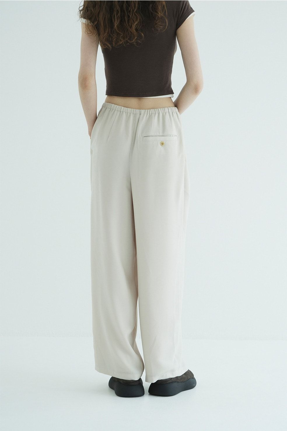 ドローストリングルーズタックパンツ - DRAWSTRING LOOSE TUCK PANTS(IVORY)