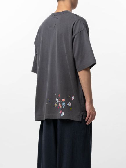 キッズステッカープリントティーシャツ - Kids Sticker Printed T-shirt （BLACK)