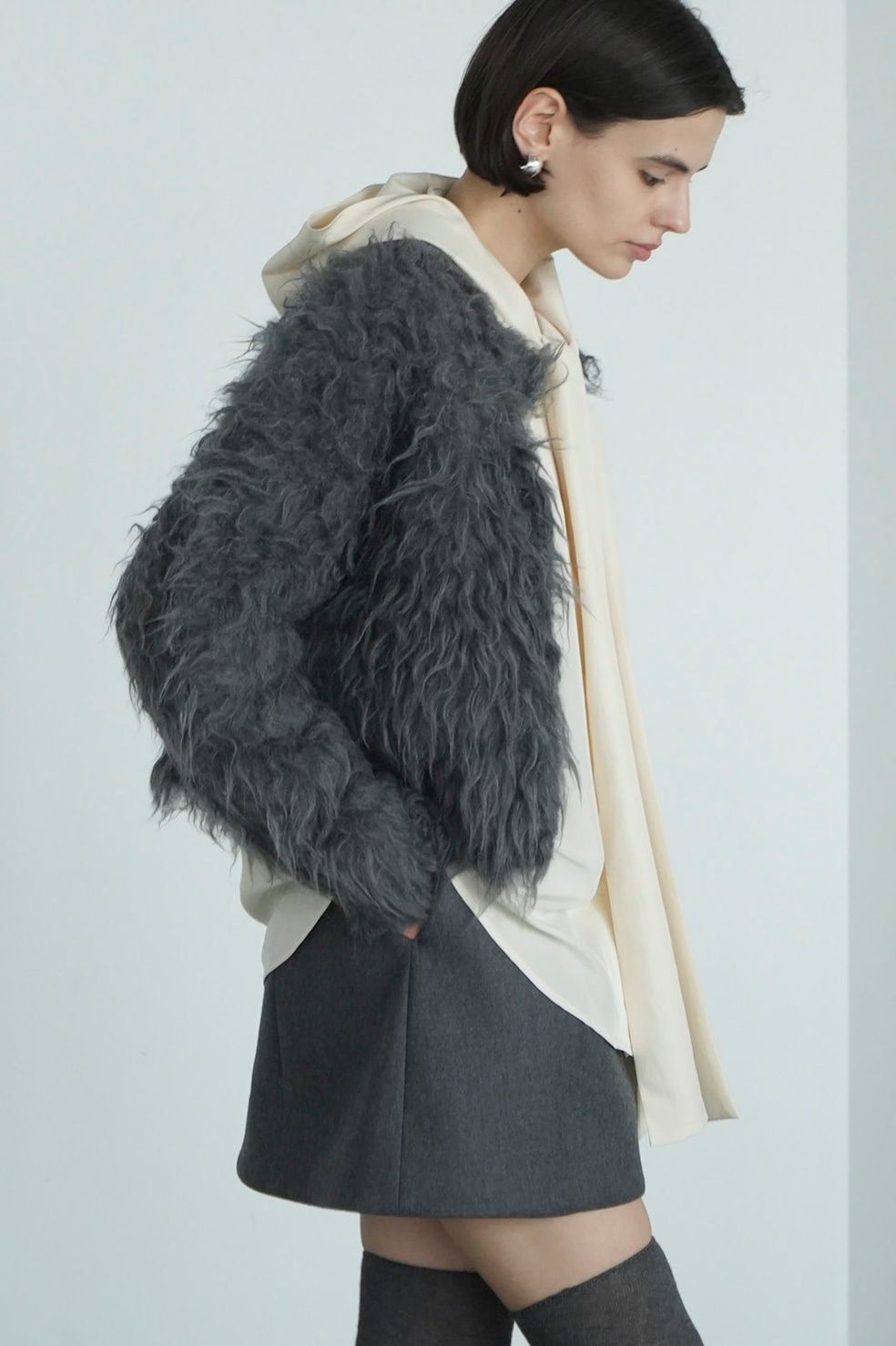 シャギ― ショートカーディガン - SHAGGY SHORT KNIT CARDIGAN - CHARCOAL GRAY
