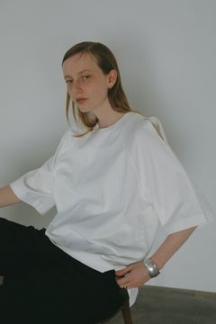 ショルダー スラッシュ Tシャツ - SLEEVE SLASH PULL TOPS - WHITE