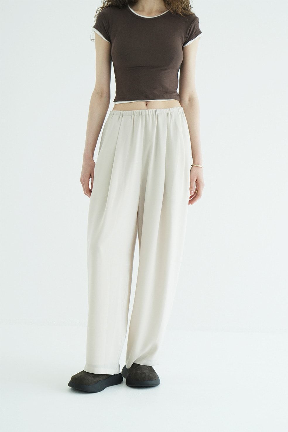 ドローストリングルーズタックパンツ - DRAWSTRING LOOSE TUCK PANTS(IVORY)