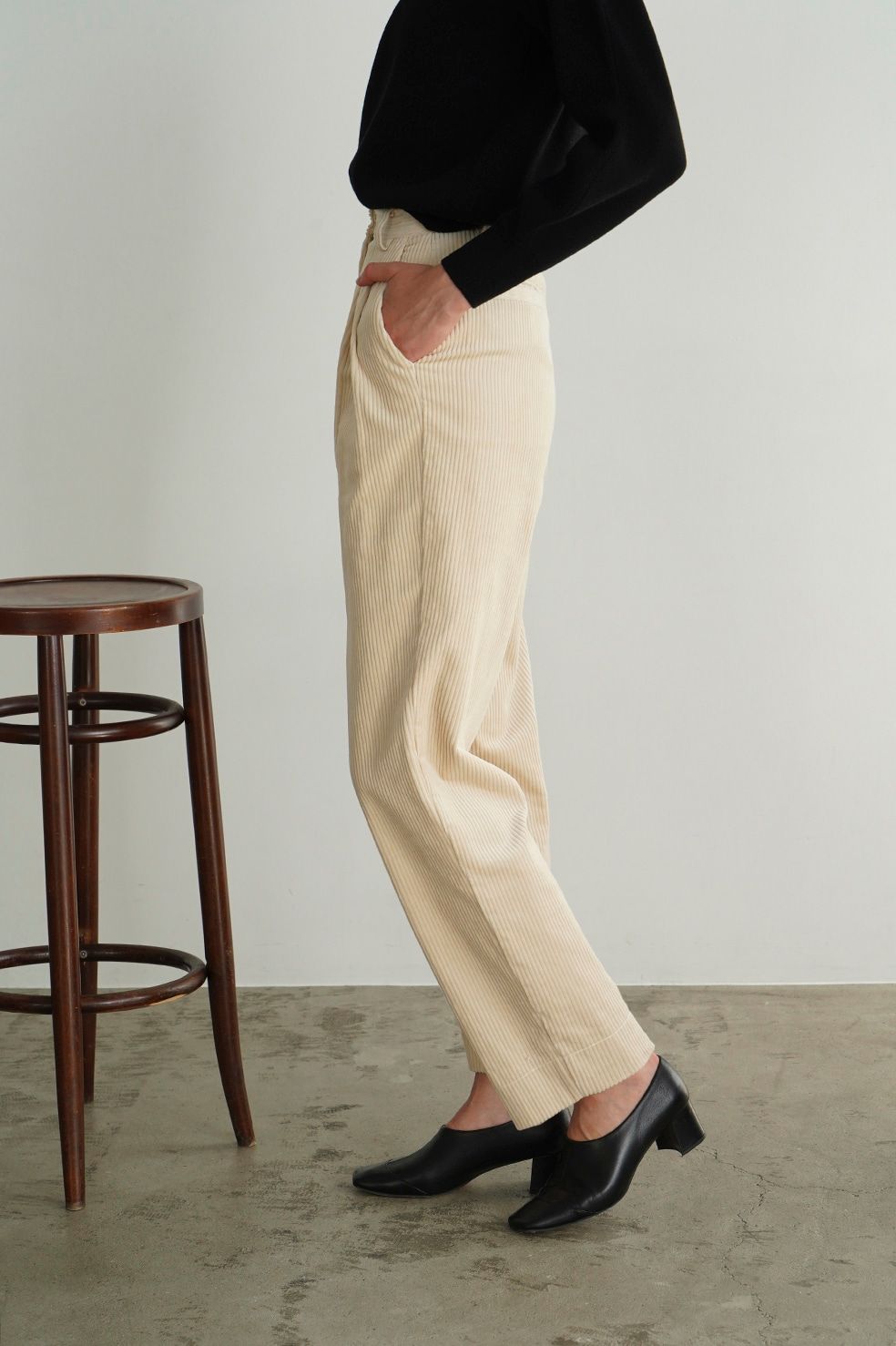 新品タグ付き正規品】CLANE CORDUROY TAPERED PANTS - カジュアルパンツ