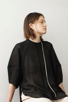 メッシュ フォーム  スリーブ ブラウス - MESH FORM SLEEVE BLOUSE - BLACK