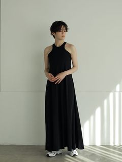 上品な色気が漂うETREの新作ワンピースコーデ