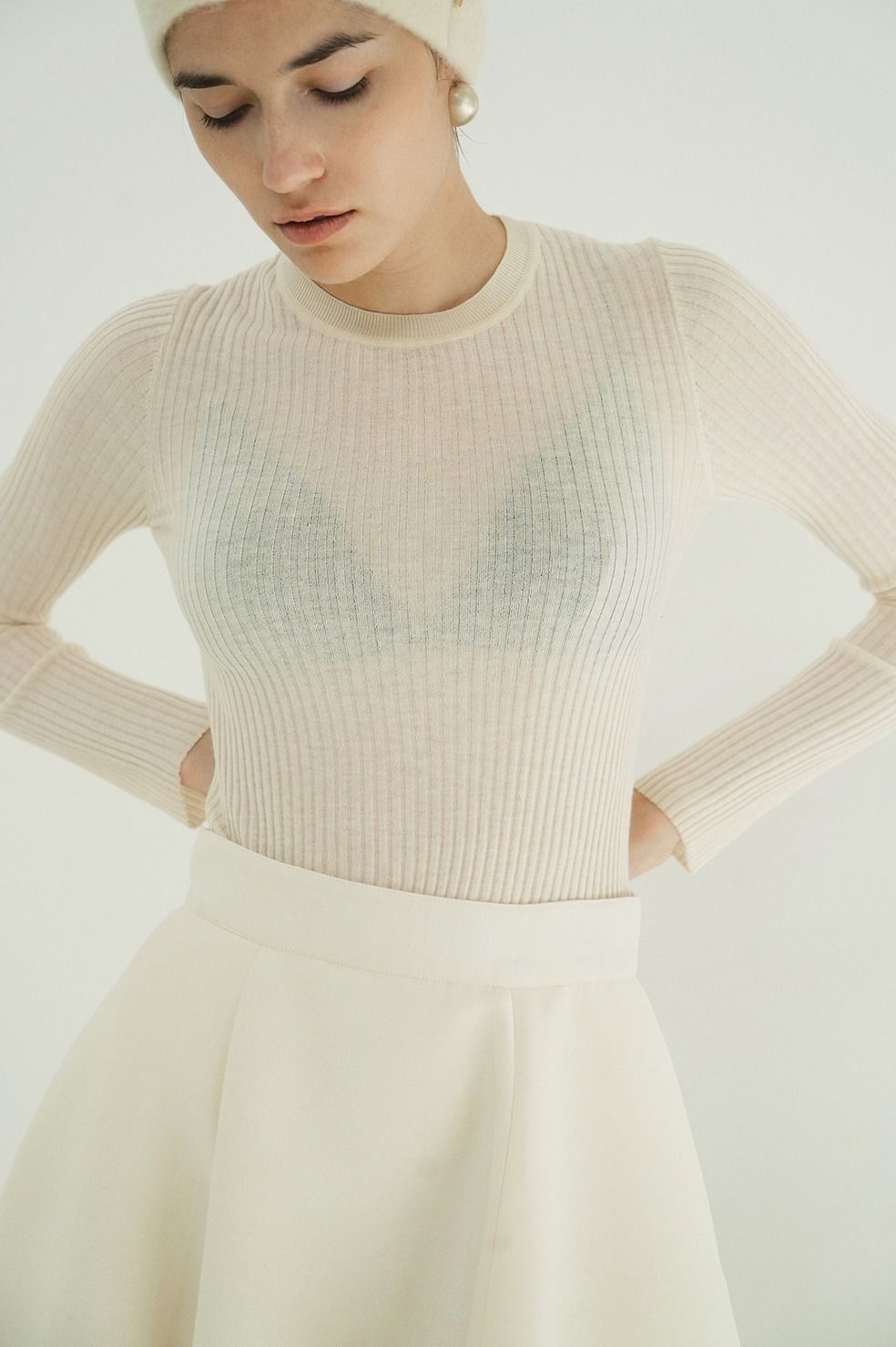 シアーリブニットカットソー | SHEER RIB KNIT TOPS （IVORY)