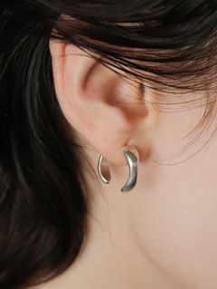 【両耳用】ワープピアス SV シルバー シンプル デザイン ユニセックス アクセサリー