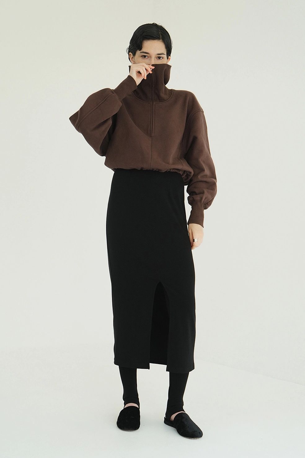 ハーフジップショートトップス｜ HALF ZIP SHORT TOPS (BROWN)