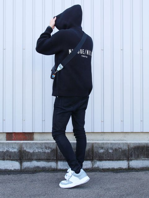 NIL DUE / NIL UN TOKYOのニットフーディスタイル