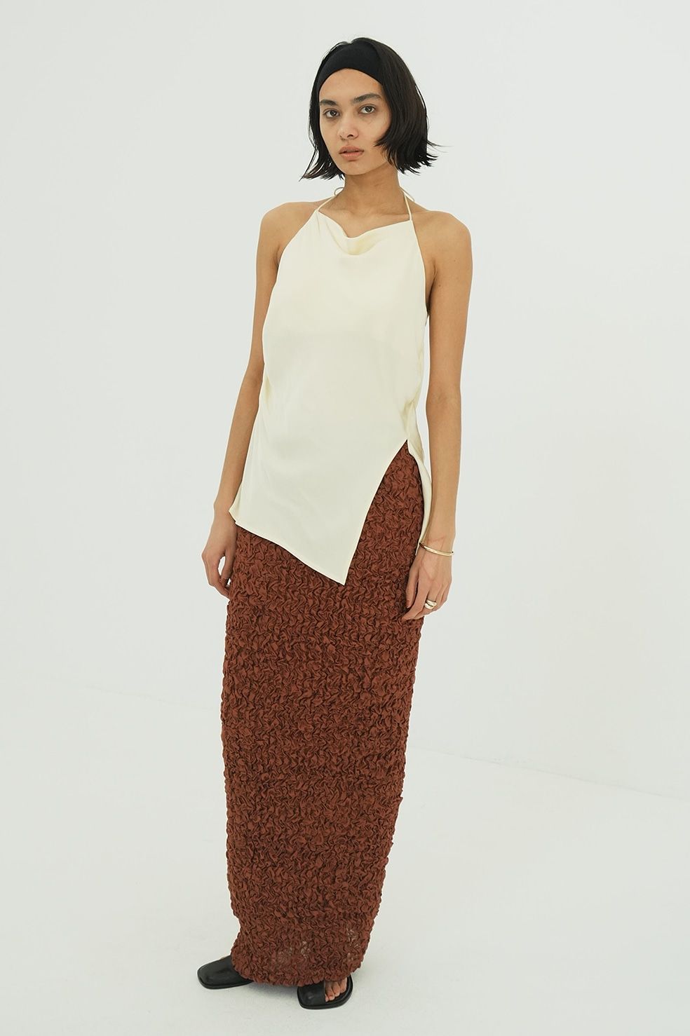 ドレープサテンキャミソール - DRAPE SATIN CAMISOLE TOPS - IVORY