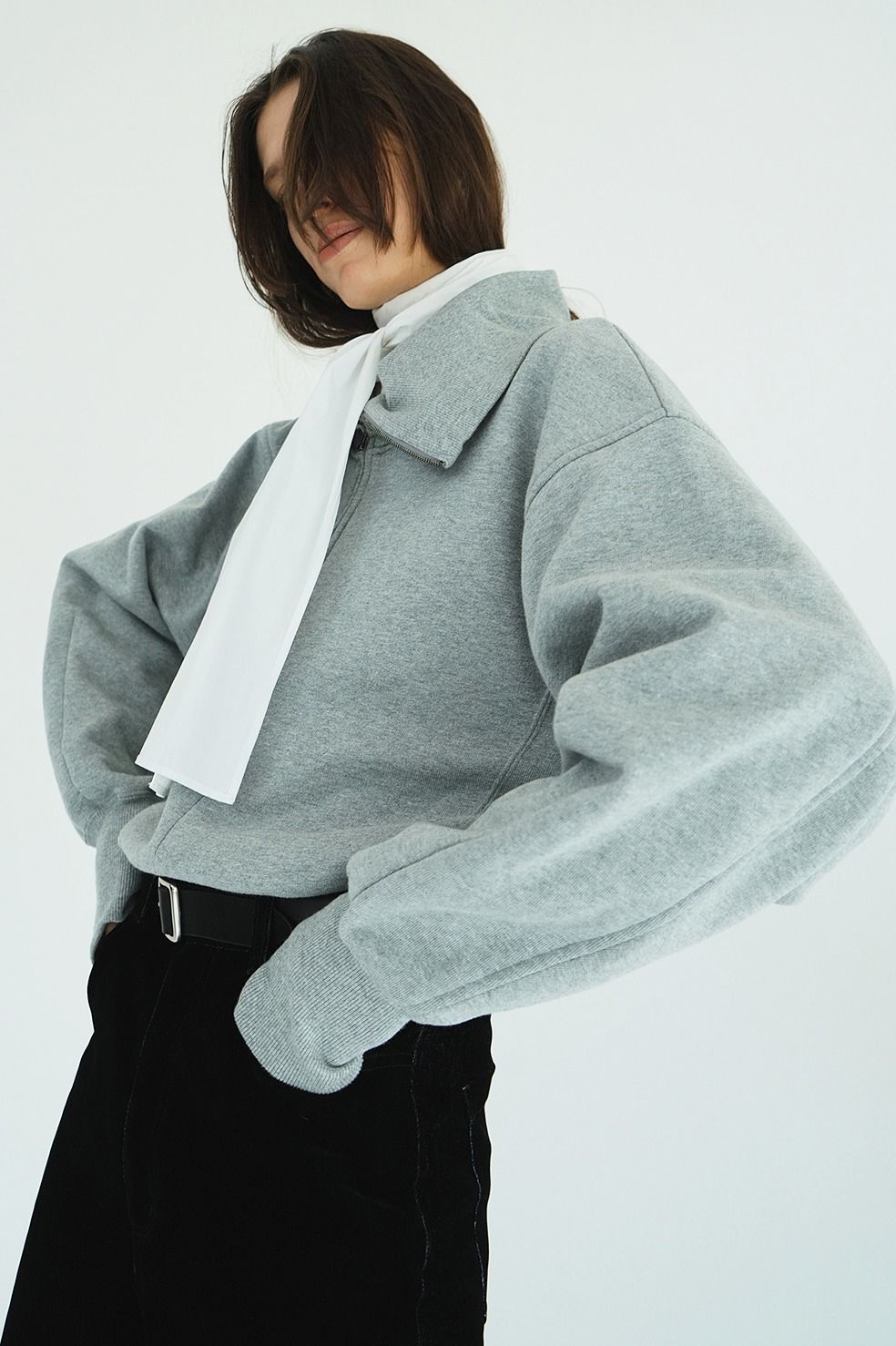 ハーフジップショートトップス｜ HALF ZIP SHORT TOPS (GREY)