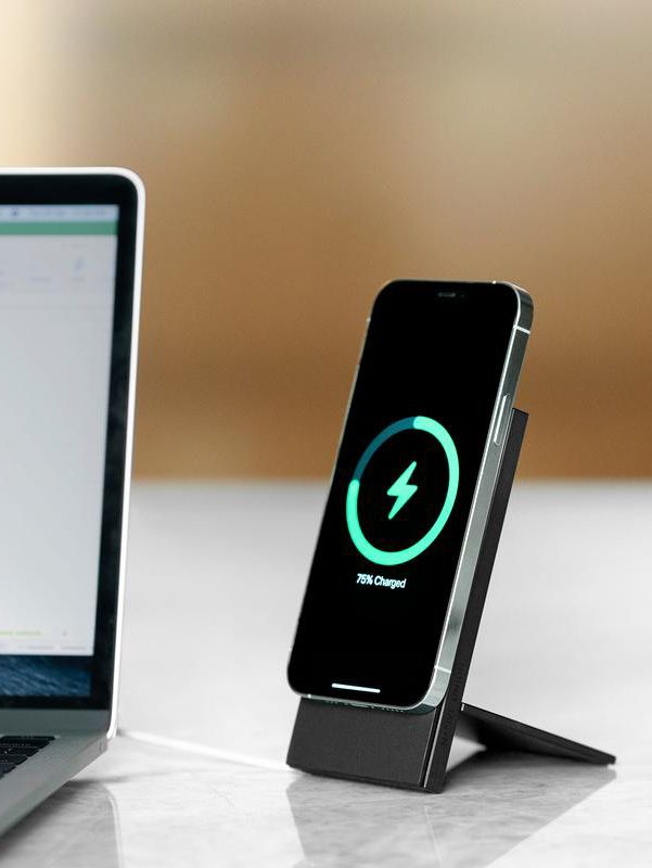 ライズドック - RISE DOCK | MAGSAFE COMPATIBLE